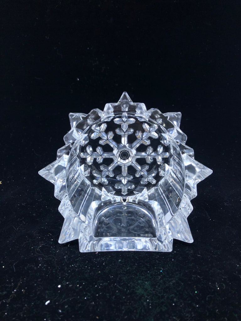 SNOWFLAKE GLASS TEA LIGHT HOLDER.