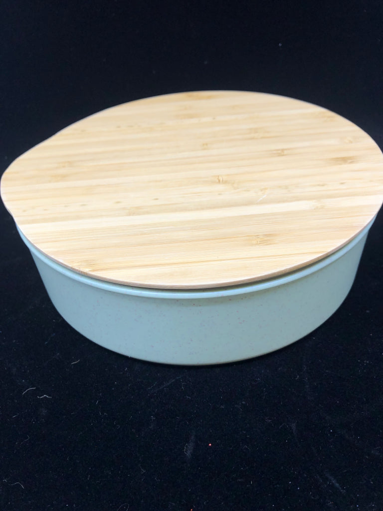 GREEN WOOD TOP CONTAINER.