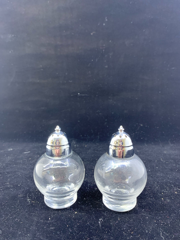 GLASS /SLIVER TOP S & P SHAKERS.
