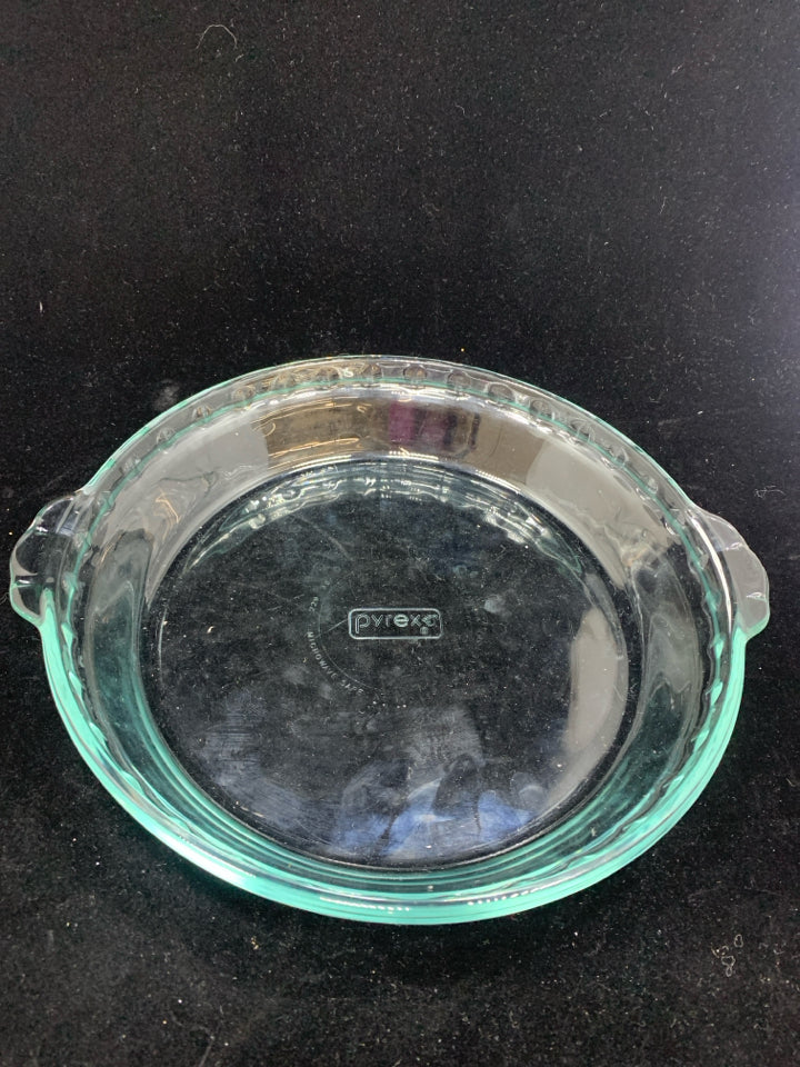 CLEAR PYREX PIE PLATE.