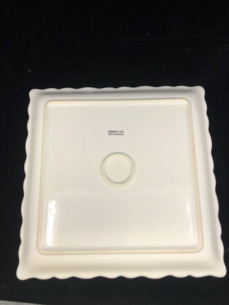 CERAMIC SQUARE WAVY EDGE SERVER.