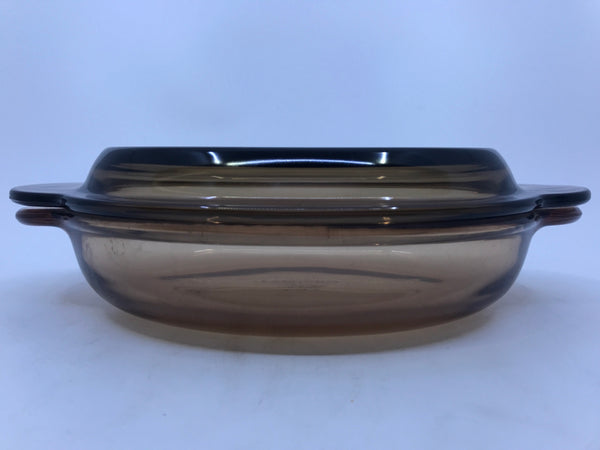SMALL OVAL BROWN VISION BAKING DISH W/ LID.