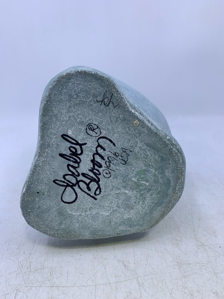 "PEEK" CHILD HEAVY STONE- ISABEL BLOOM 1996.