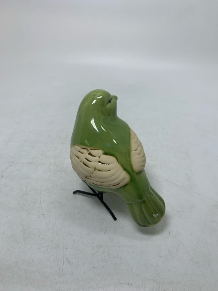 CERAMIC CHICKADEE W/ METAL LEGS.