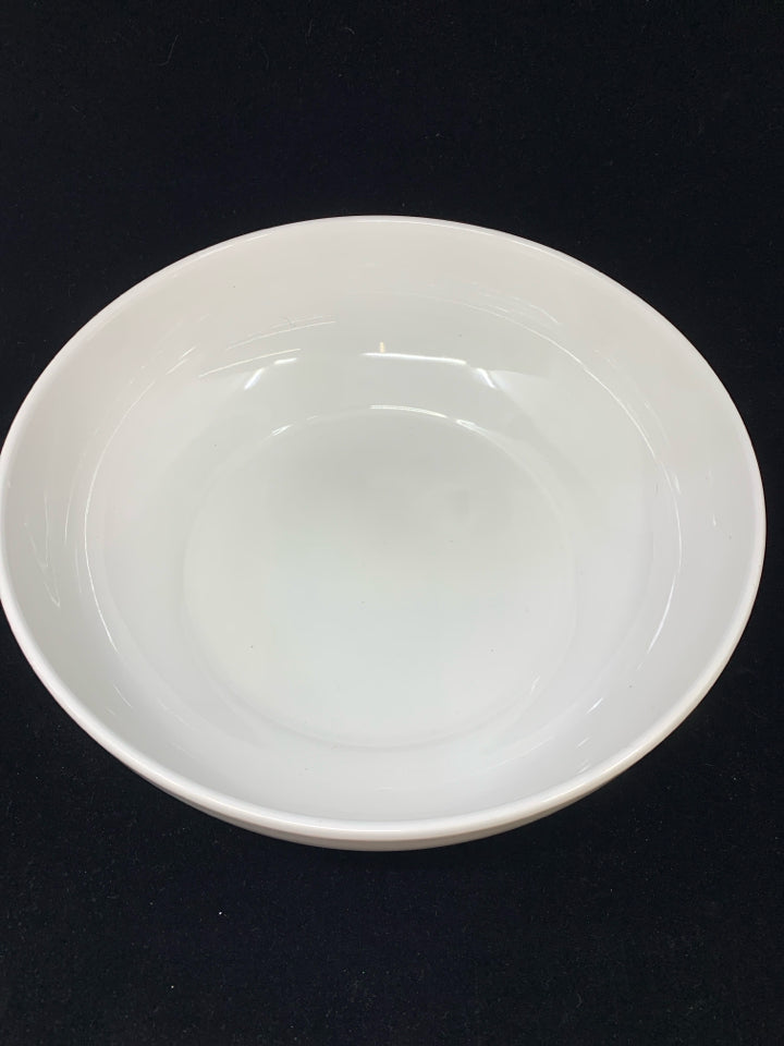 WHITE CERAMIC CENTERPIECE BOWL.