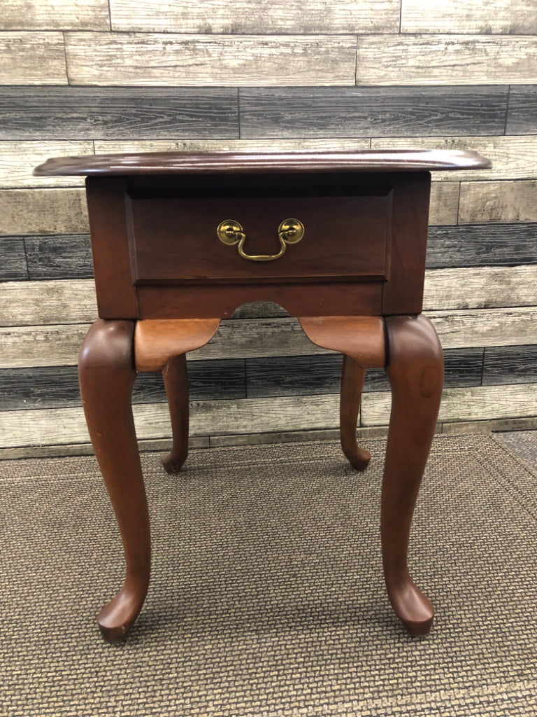 DARK WOOD SIDE TABLE W/ GOLD HARDWARE 1 DRAWER.