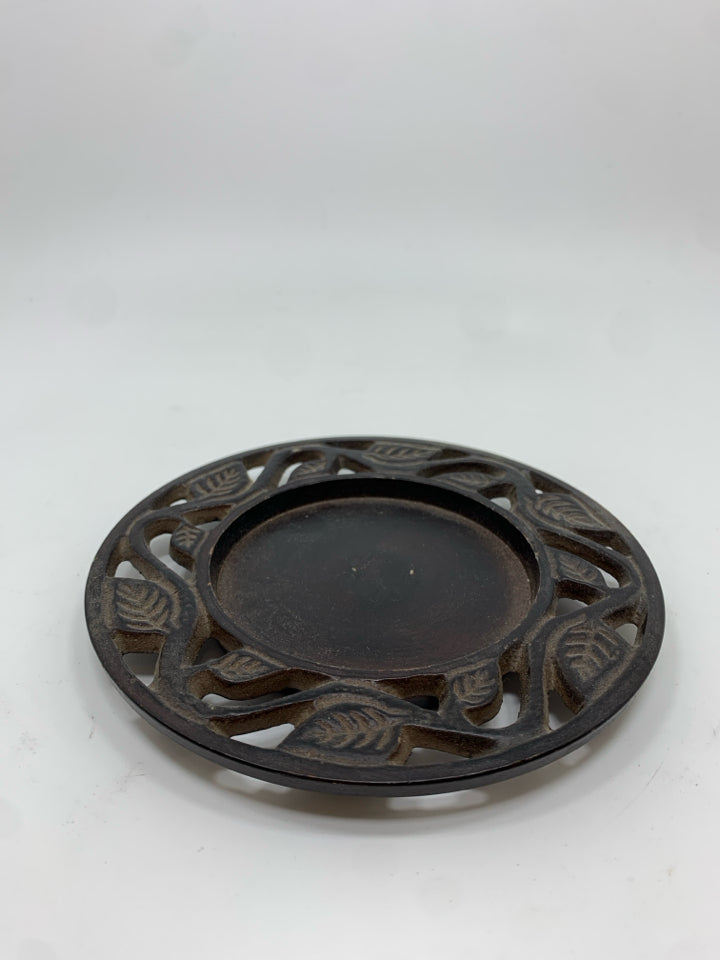BROWN METAL CANDLE PLATE.