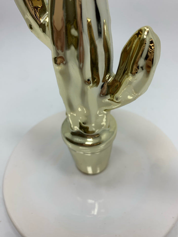 GOLD CACTUS RING HOLDER W/WHITE CATCH-ALL DISH BASE.