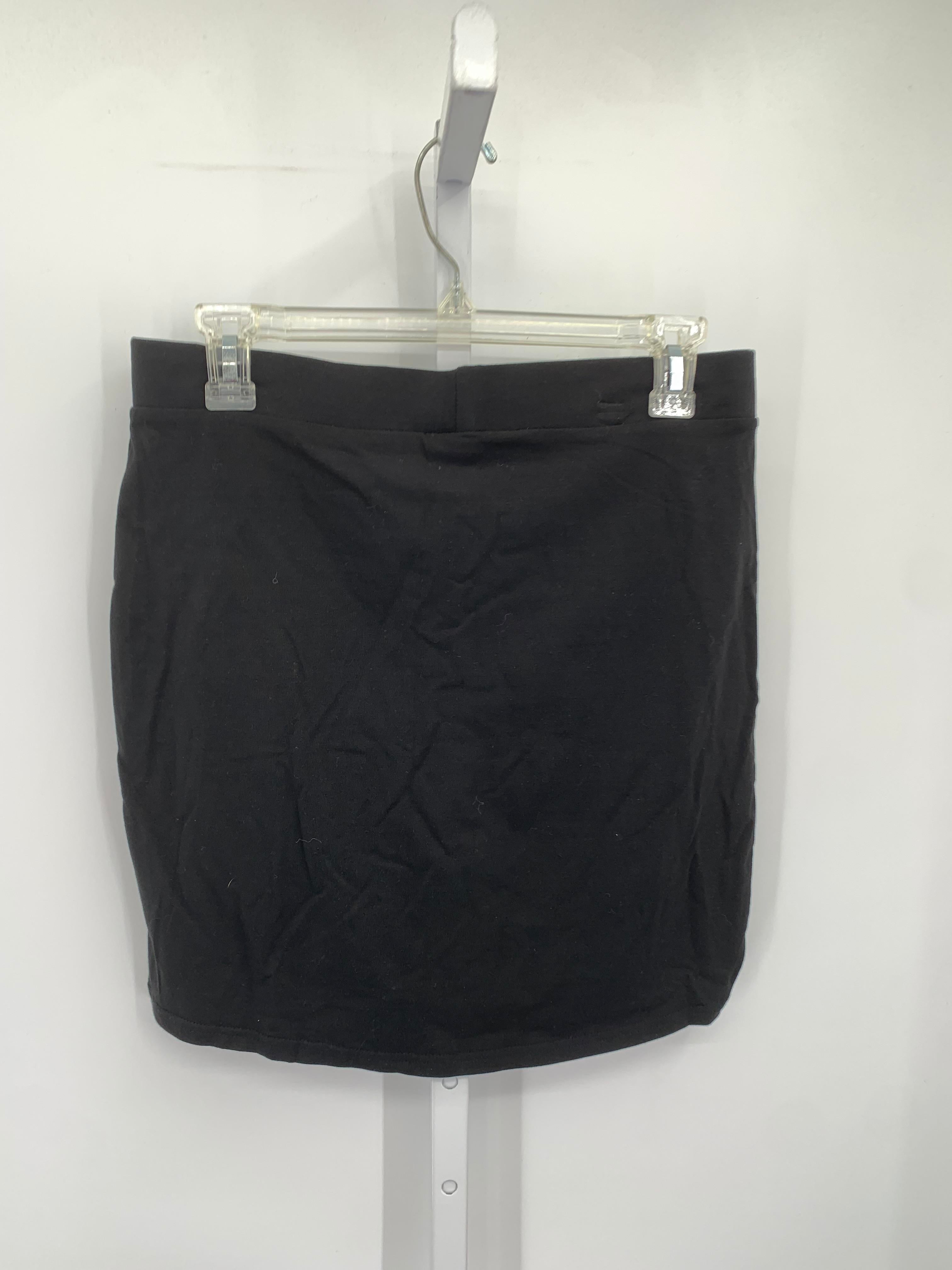 Divided Size Medium Juniors Skirt