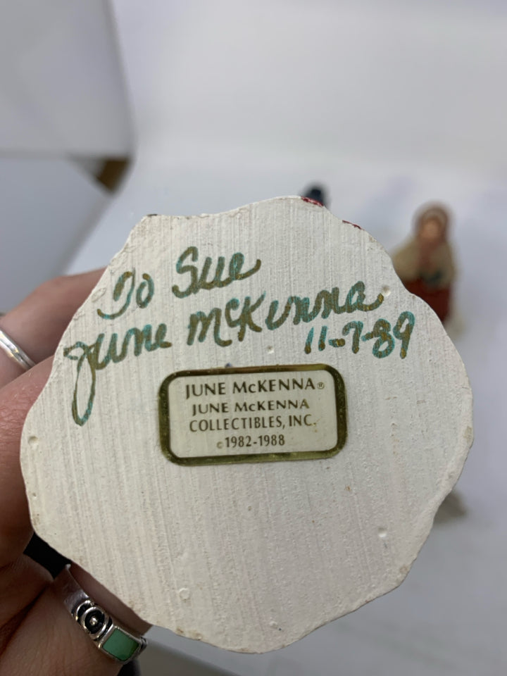 4 VTG RESIN JUNE MCKENNA CAROLER FAMILY.