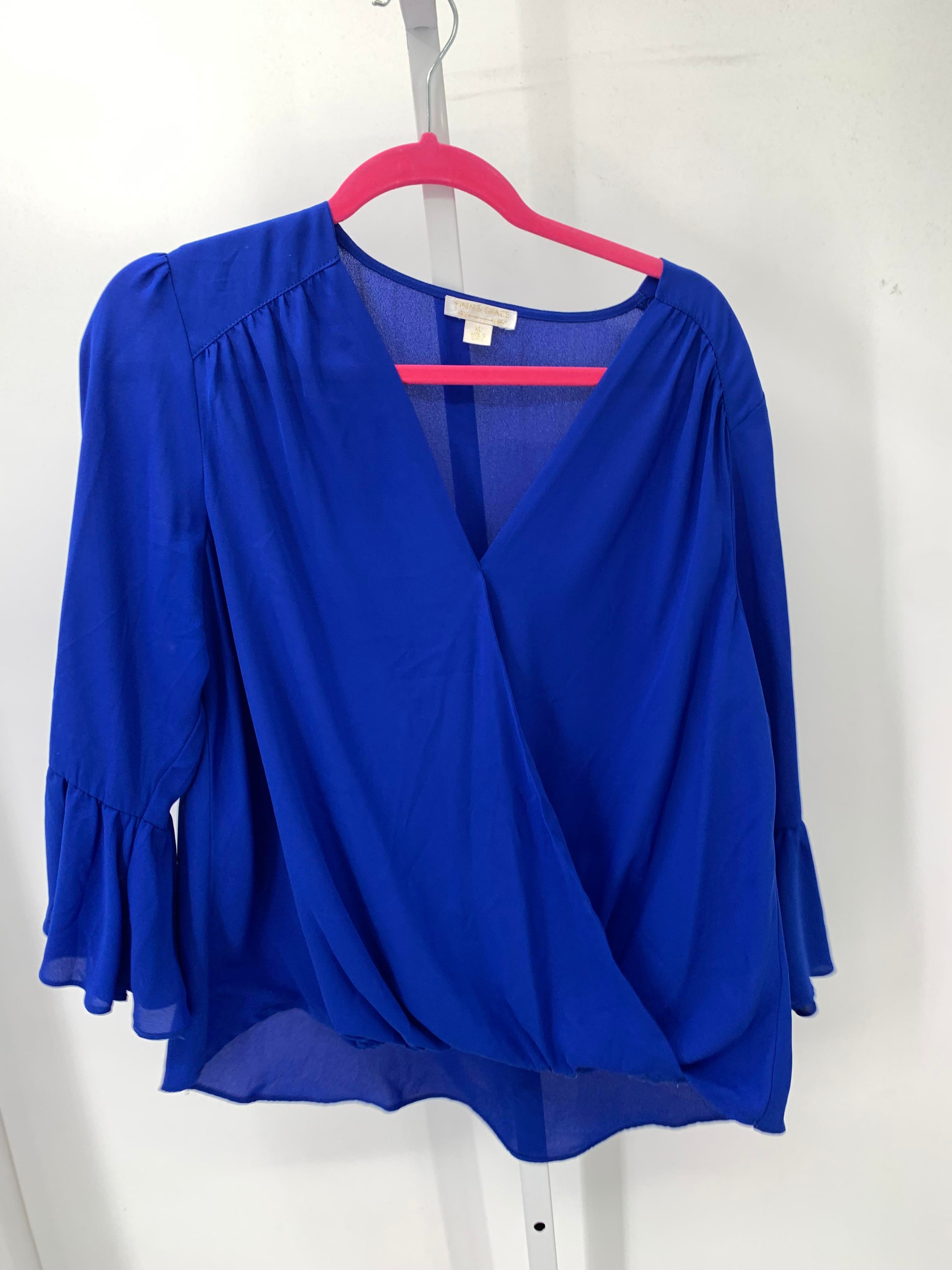 Size Medium Misses 3/4 Sleeve Shirt