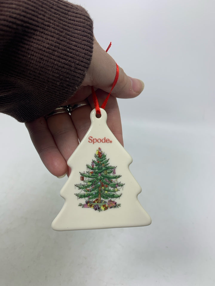 IVORY SPODE CHRISTMAS TREE FLAT ORNAMENT.