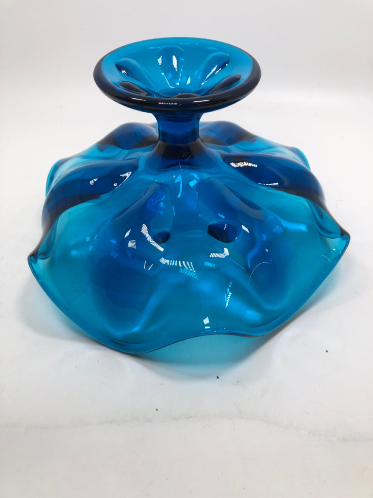 RUFFLED BLUE GLASS PEDESTAL BOWL.