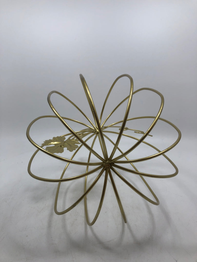 GOLD METAL PUMPKIN.