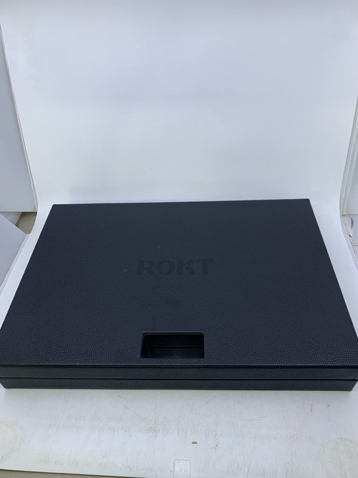 BLACK LEATHER CASE BACKGAMMON SET PINK/WHITE INTERIOR.