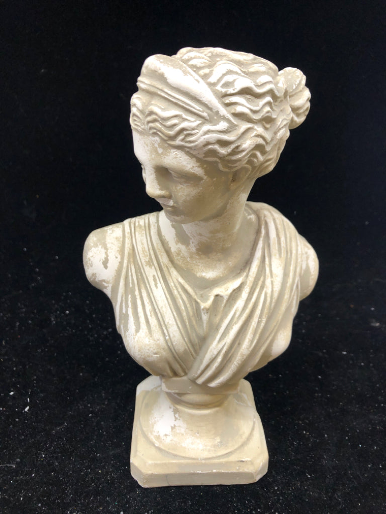 GREEK GODDESS SCULPTURE.