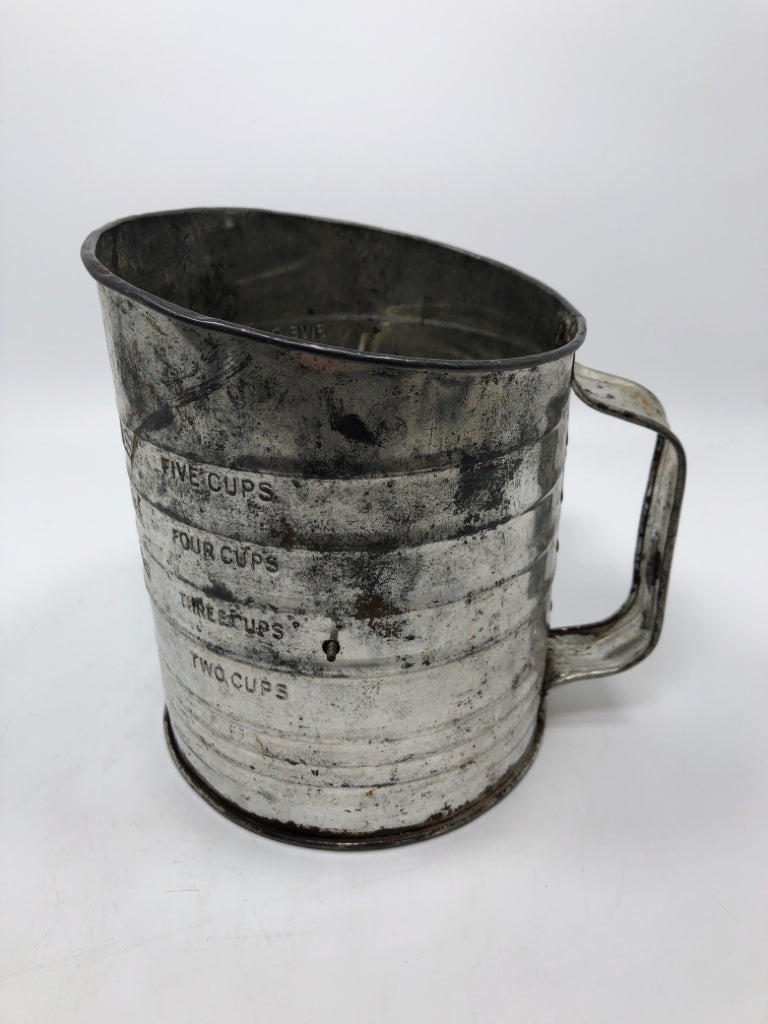 VTG BROMWELL'S MEASURING SIFTER.