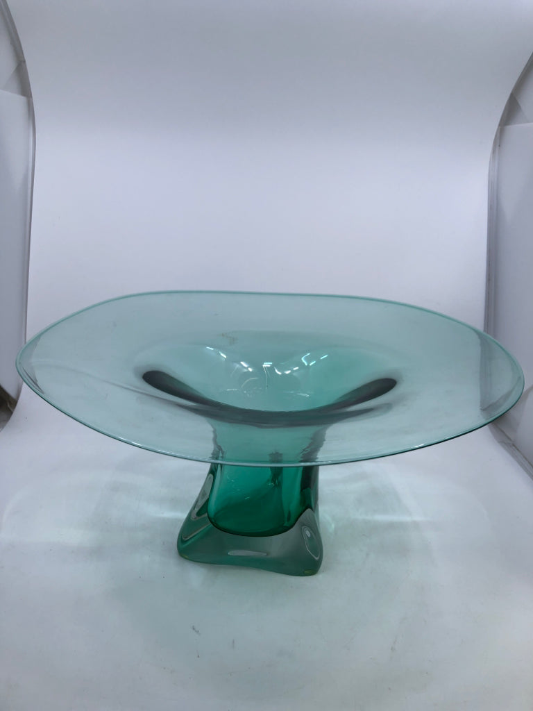 TEAL GLASS VASE CENTERPIECE.