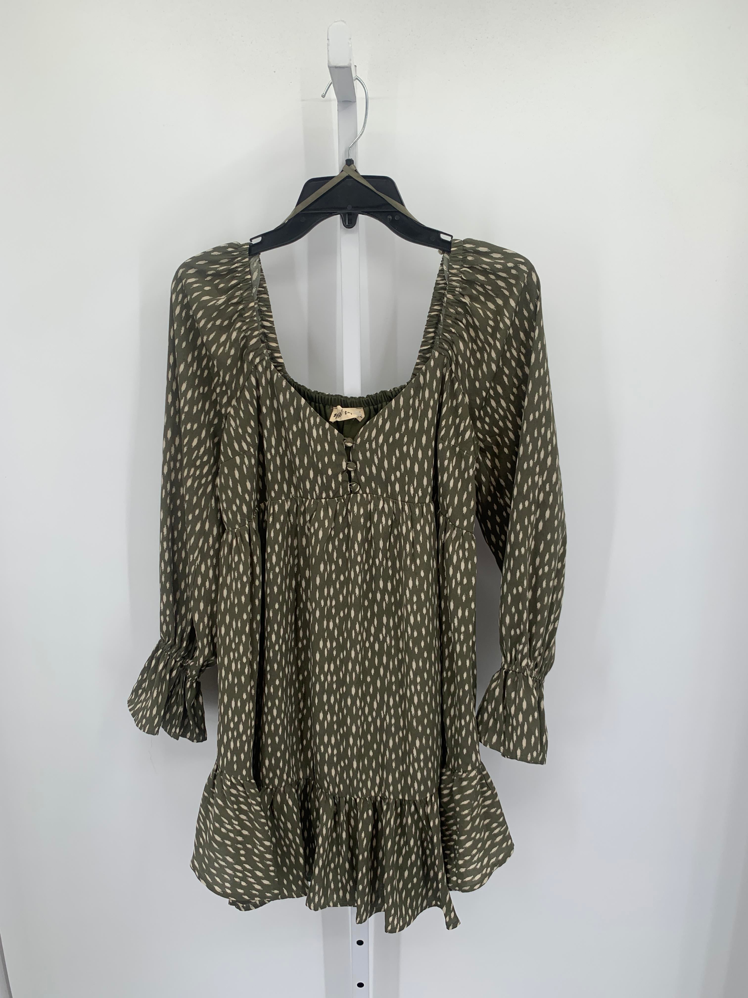 Size Medium Misses Long Sleeve Dress