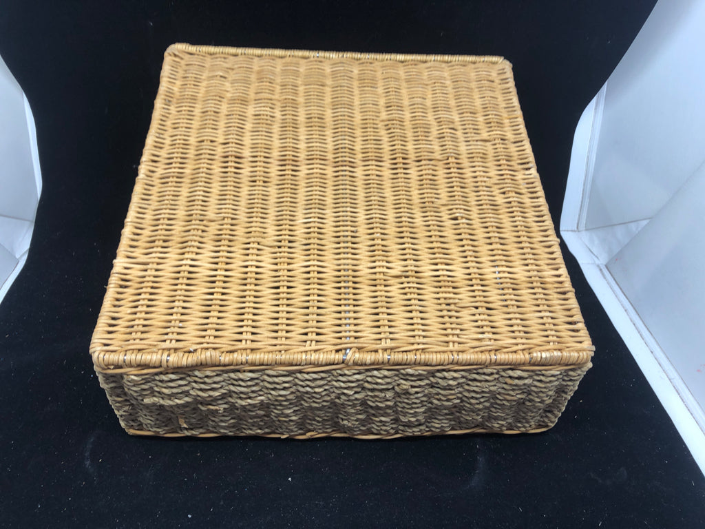 TWO TONE WOVEN WOVEN SQUARE BASKET W METAL HANDLES.