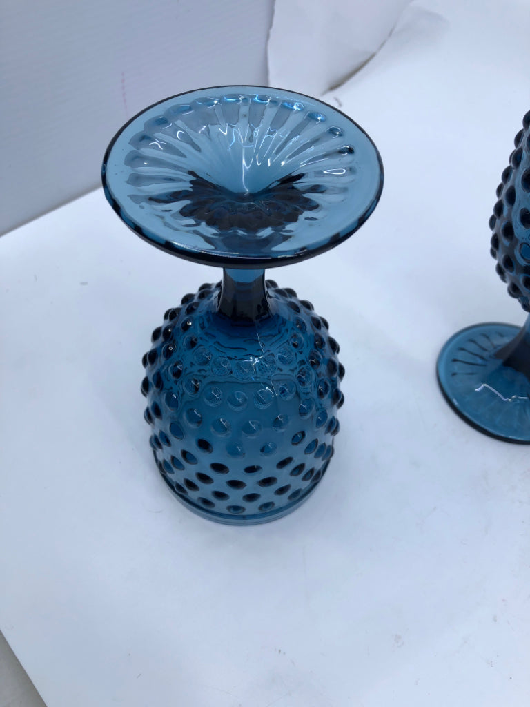 4 BLUE HOBBNAILED WINE GOBLETS.