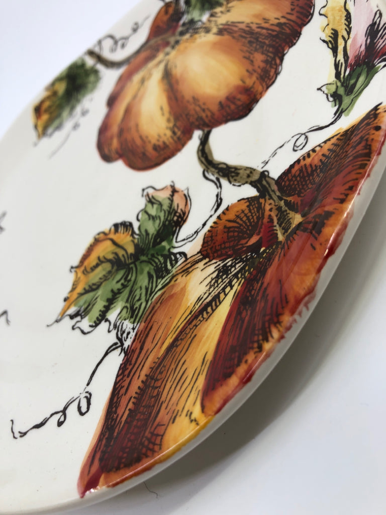 5 PUMPKIN DESSERT PLATES.