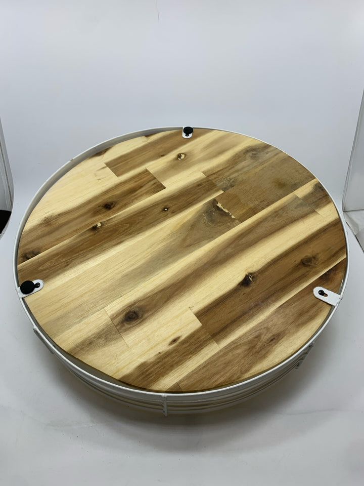 WOOD TRAY W/WHITE METAL SIDES.