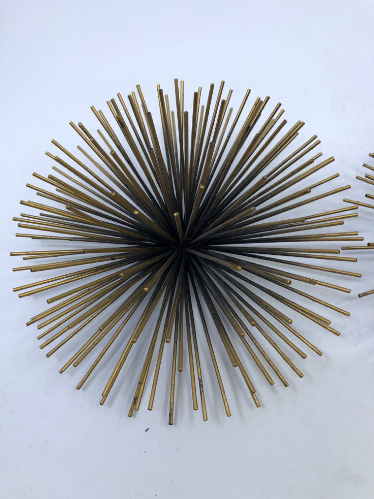 2 LARGE GOLD STAR BURST.