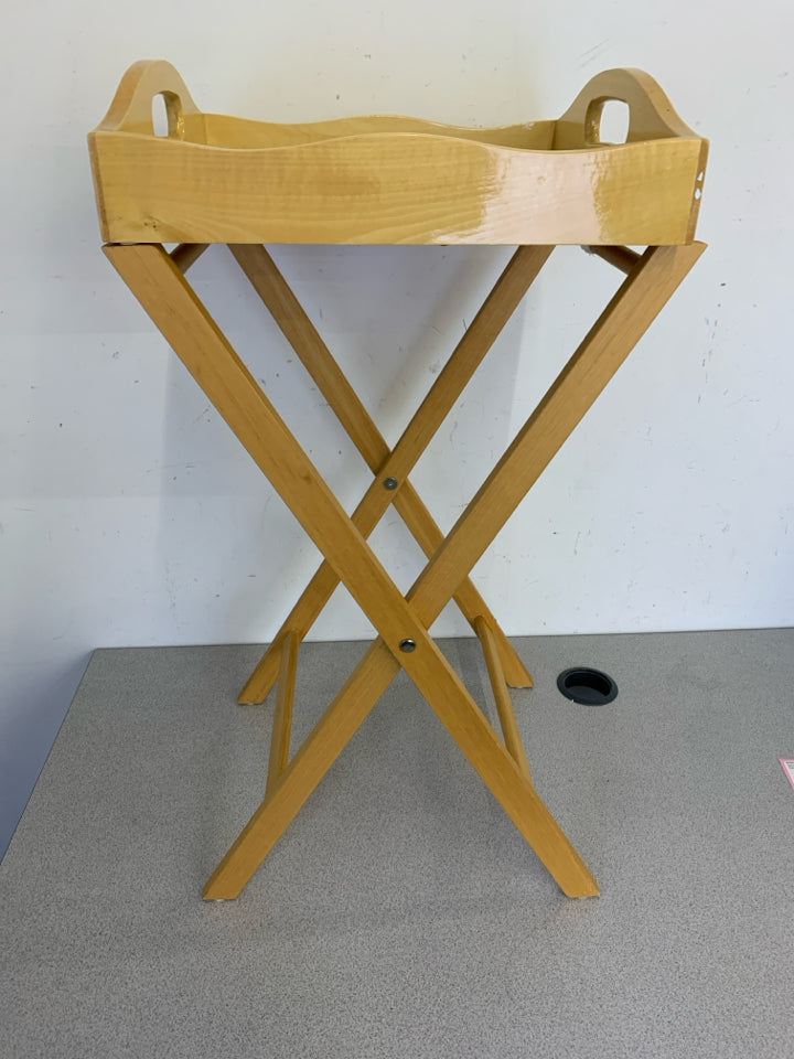 LIGHTHOUSE BEACH SERVING TRAY W/FOLDING STAND.