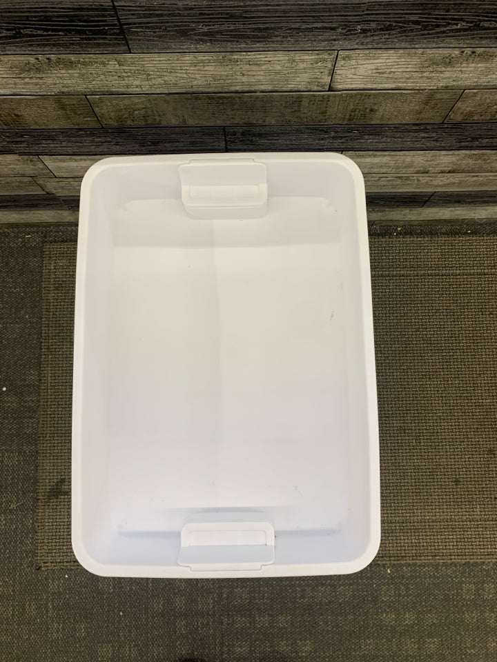 3-TIER WHITE PLASTIC ROLLING CART.