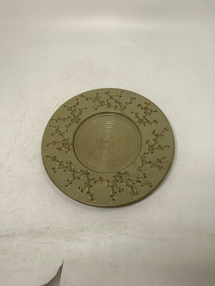 EMBOSSED PIP BERRIES CANDLE PLATE.