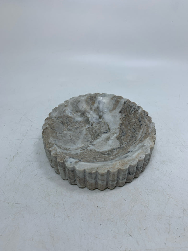 GREY MARBLE SHALLOW CATCH ALL BOWL W/ RIBBED EDGE.