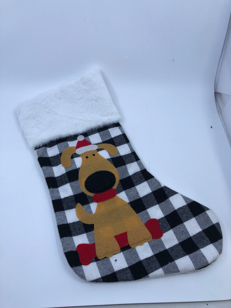 BUFFALO PLAID DOG STOCKING.