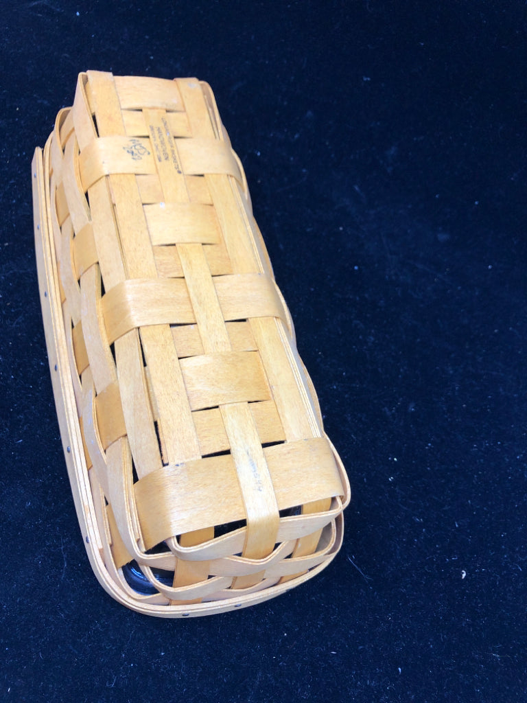 2002 RECTANGLE BASKET W PROTECTOR.