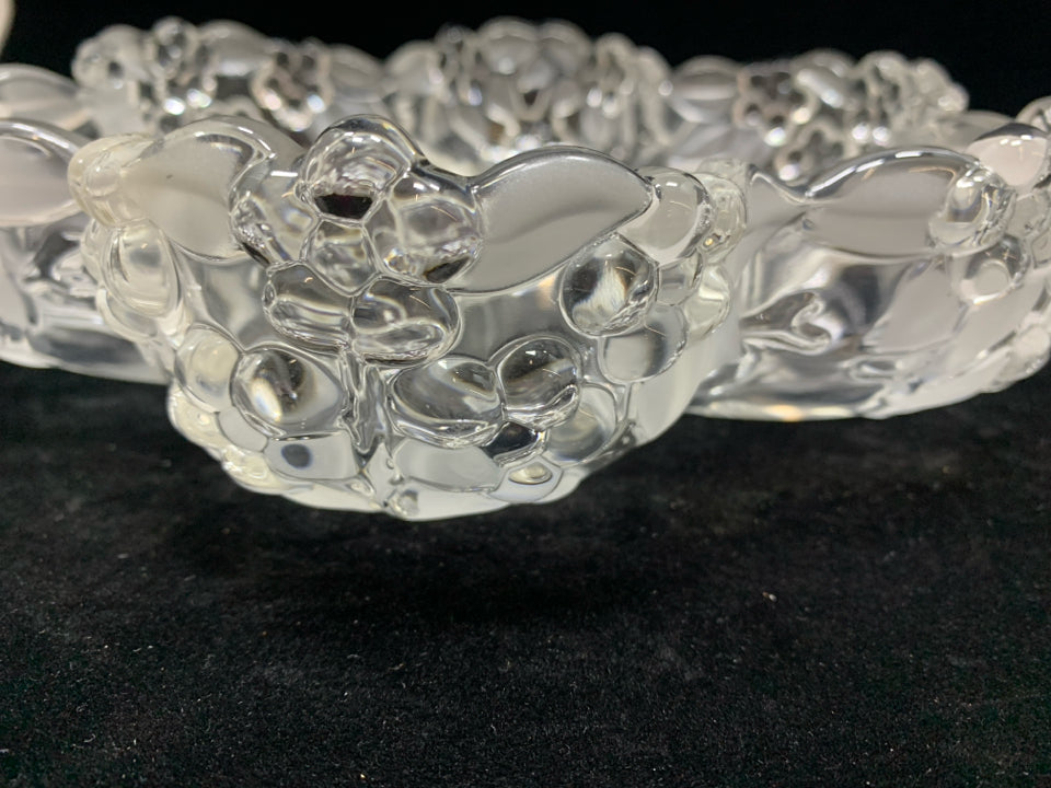 DIVIDED GLASS SERVING DISH W/FROSTED FLOWERS.