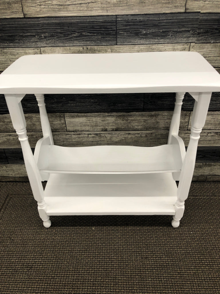 WHITE WOOD PAINTED MAG RACK/SIDE TABLE.