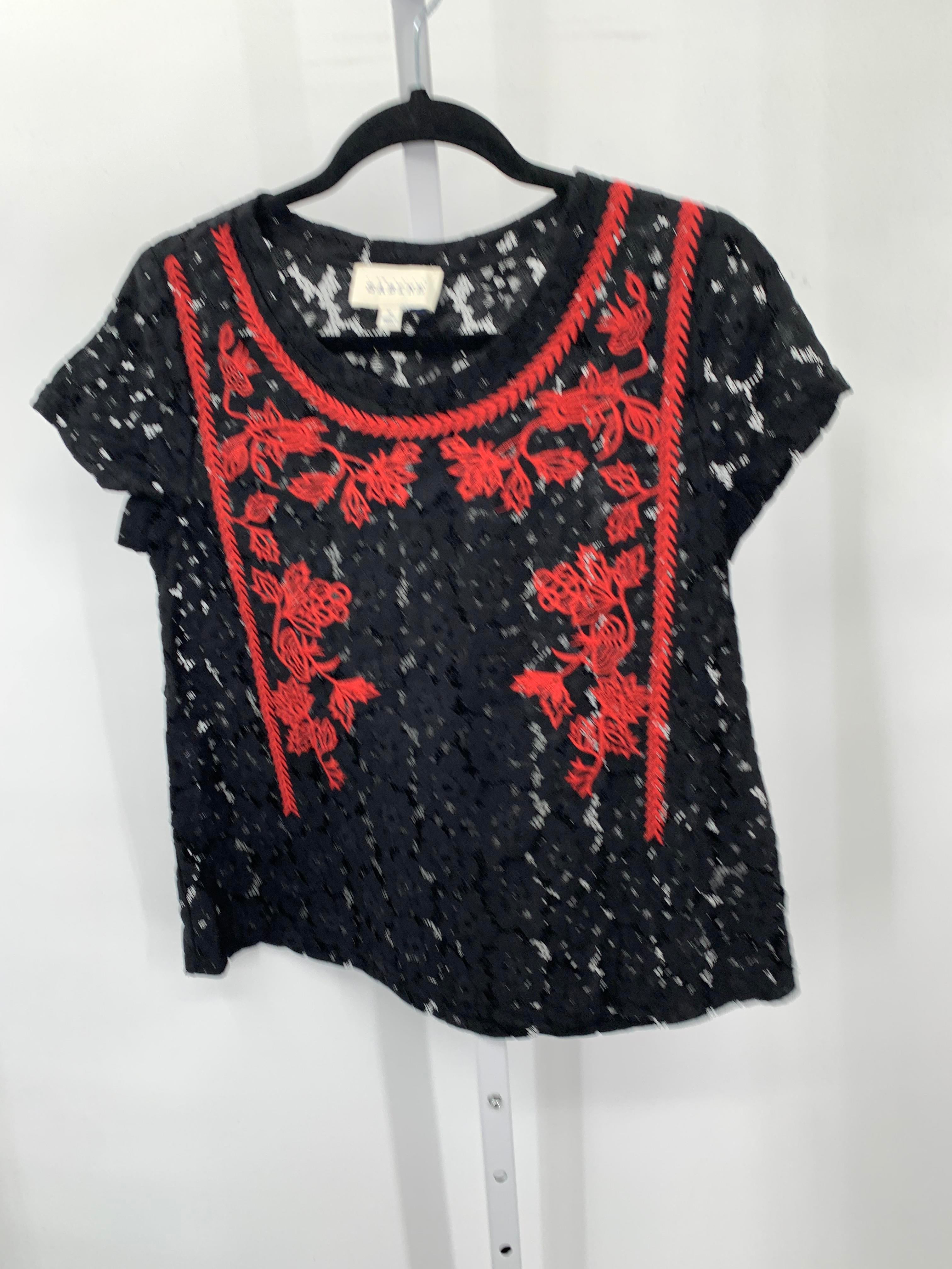 Size Medium Misses Short Sleeve Shirt