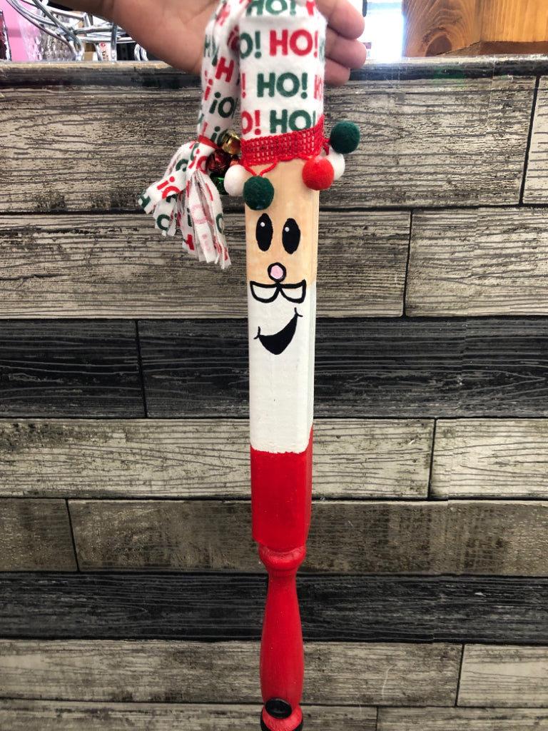 SANTA POST DECOR.