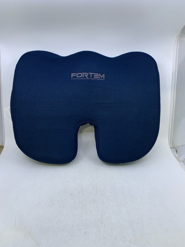 DARK BLUE FORTEM MEMORY FOAM SEAT CUSHION.