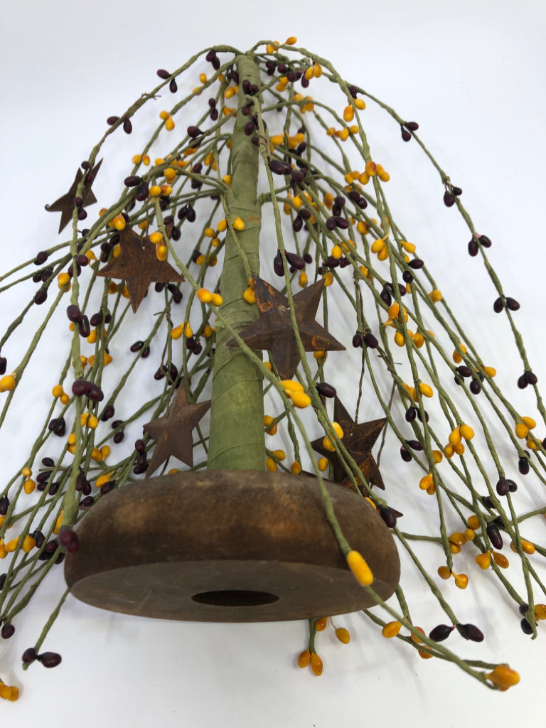 PRIMITIVE DECOR WEEPING WILLOW W/ PIP BERRIES.
