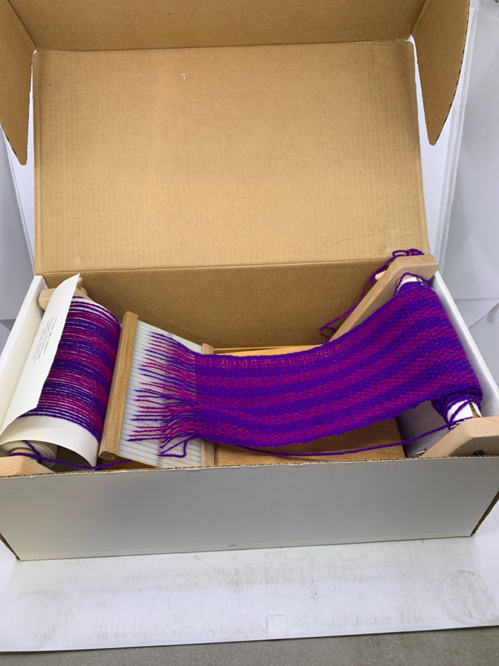 Vintage Harrisville Designs Easy Weaver Hardwood Weaving Loom In Box