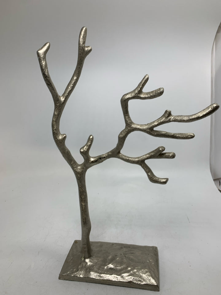 METAL TREE NECKLACE HOLDER.