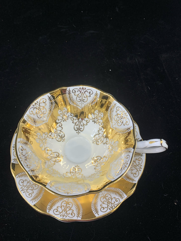 VTG WHITE & GOLD TEA CUP & SAUCER-QUEEN ANNE.