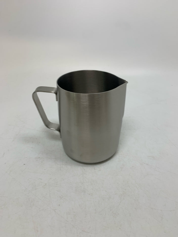NEW STAINLESS STEEL MILK PITCHER FROTHER.
