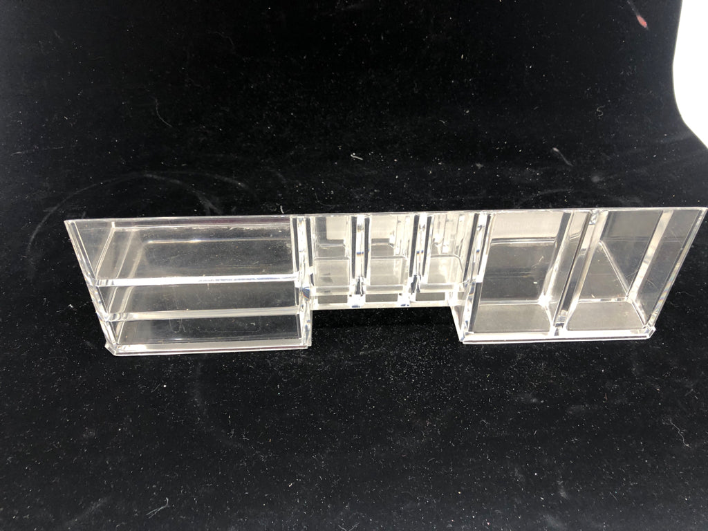 NIP CLEAR COSMETIC ORGANIZER.