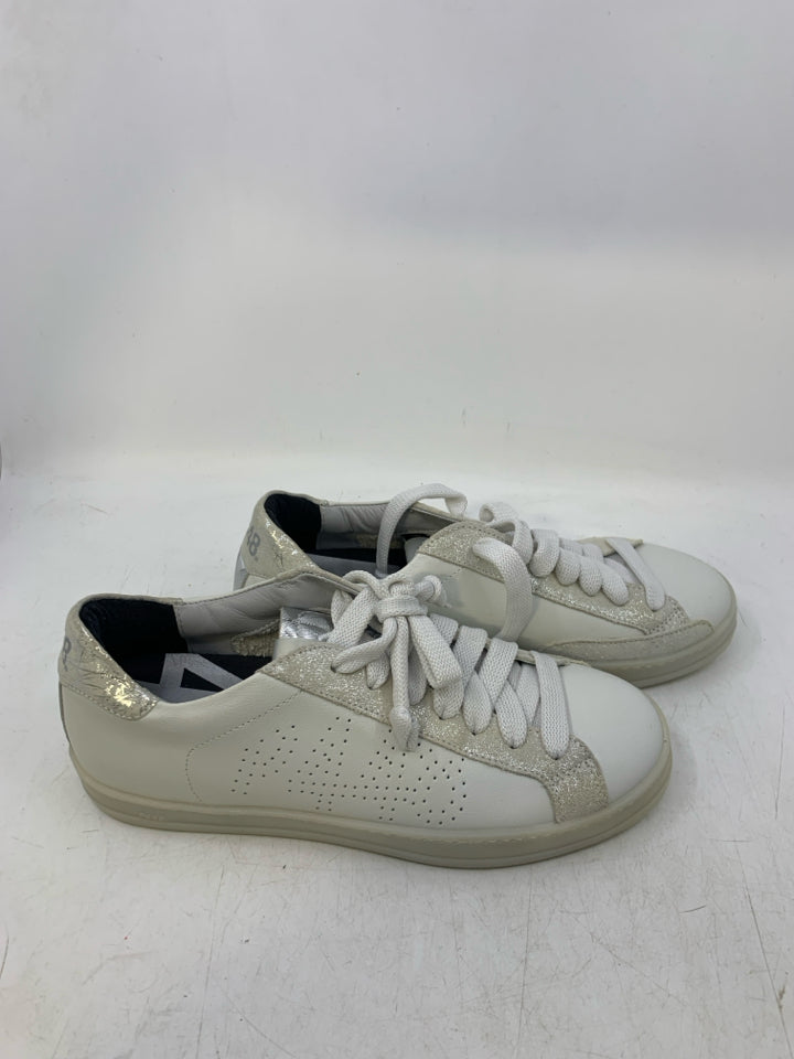 Size 7/8 Juniors Sneakers