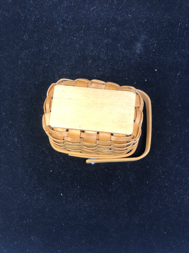 SMALL BASKET W/ DIVIDED INSERT 3" H X 5" W X 3" D