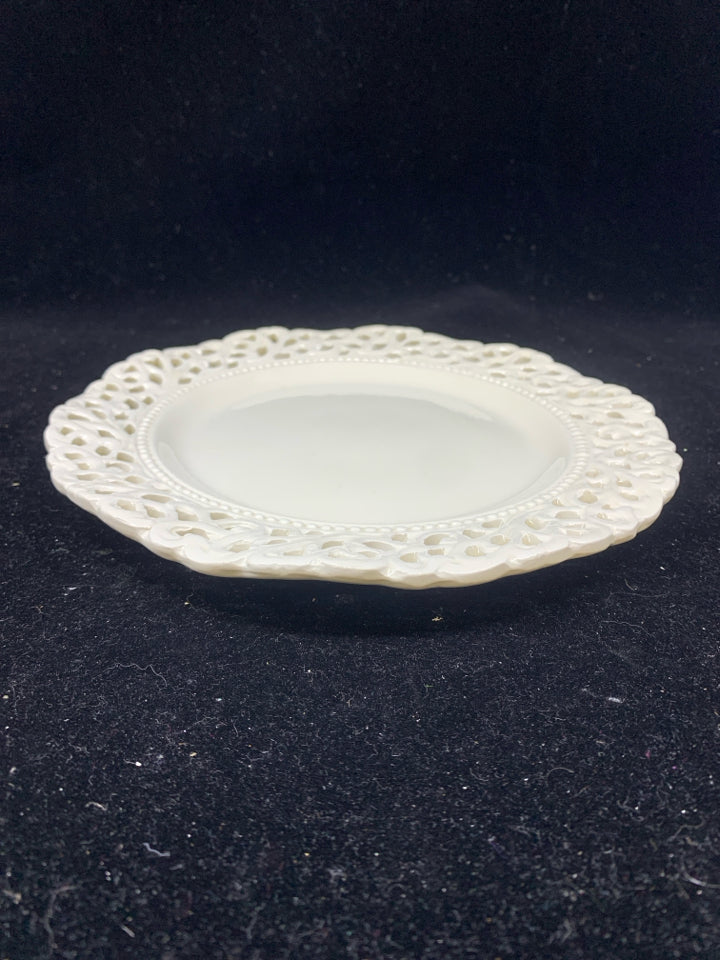 SMALL CREAM LACE EDGE PLATE.