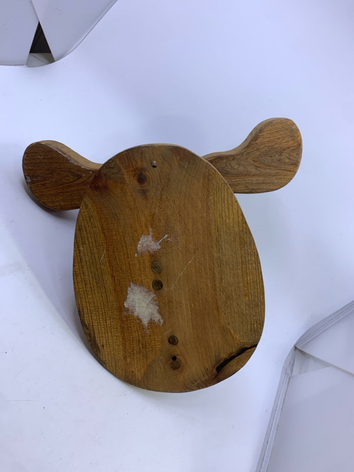 WOOD MOOSE WALL HANGING.