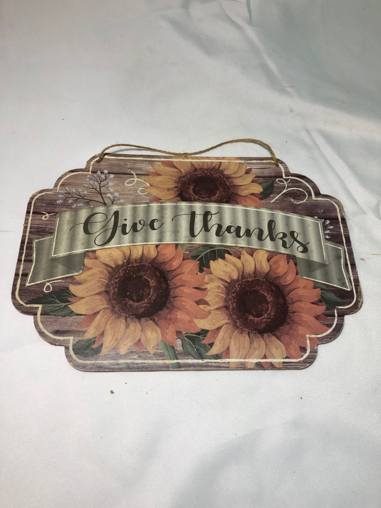 GIVE THANKS SUNFLOWER WALL HANGING.